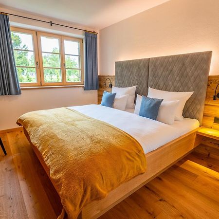 Graf Chiemo Suites - Direkt Am Chiemsee Mit Separatem Seezugang Chieming Extérieur photo