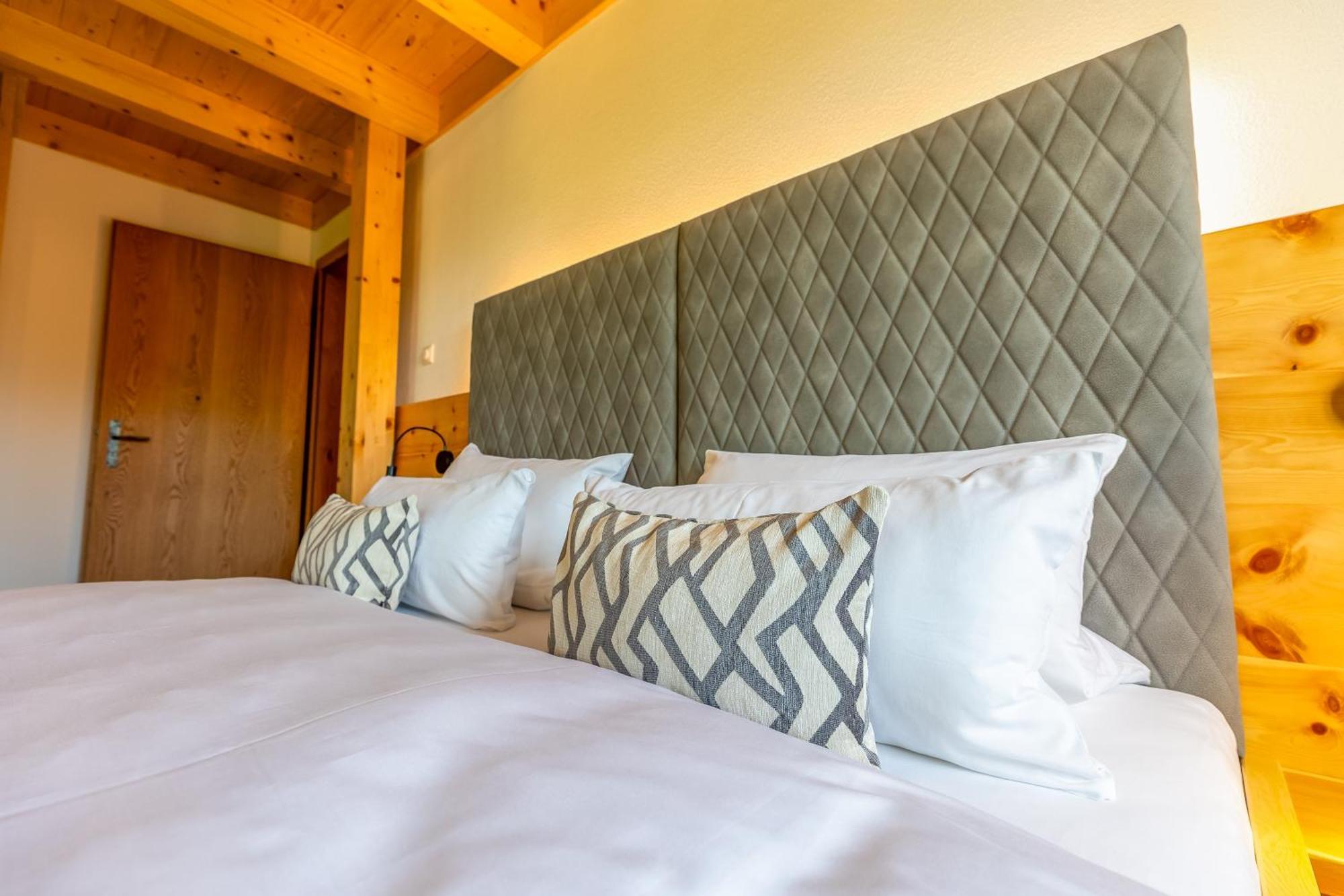 Graf Chiemo Suites - Direkt Am Chiemsee Mit Separatem Seezugang Chieming Extérieur photo