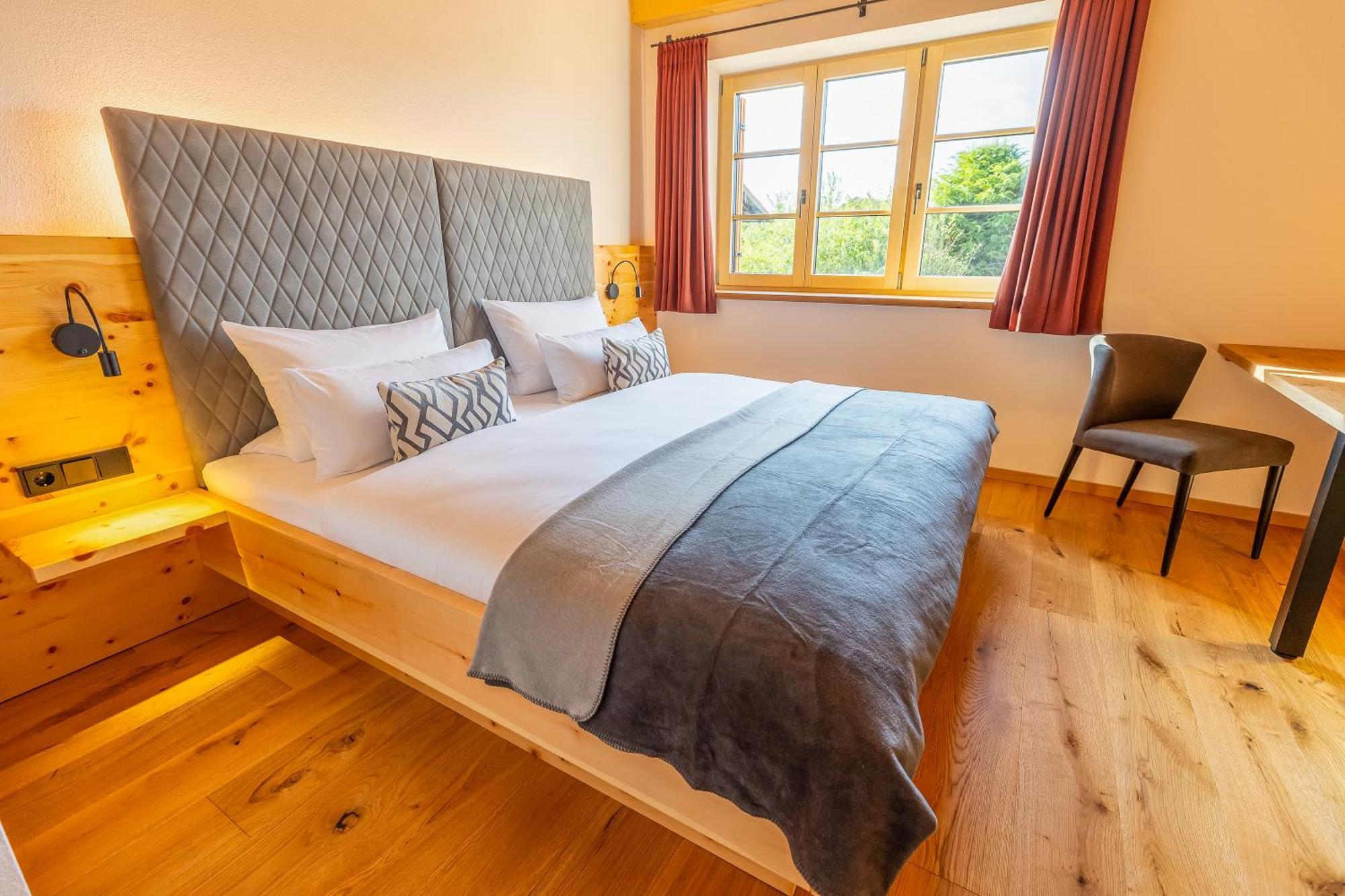 Graf Chiemo Suites - Direkt Am Chiemsee Mit Separatem Seezugang Chieming Extérieur photo