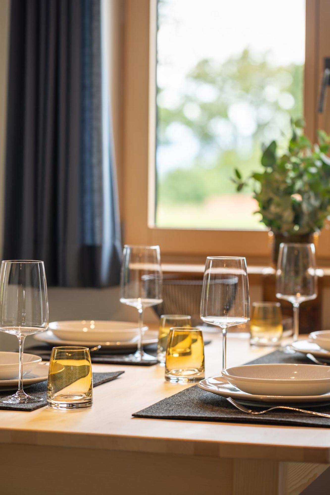 Graf Chiemo Suites - Direkt Am Chiemsee Mit Separatem Seezugang Chieming Extérieur photo