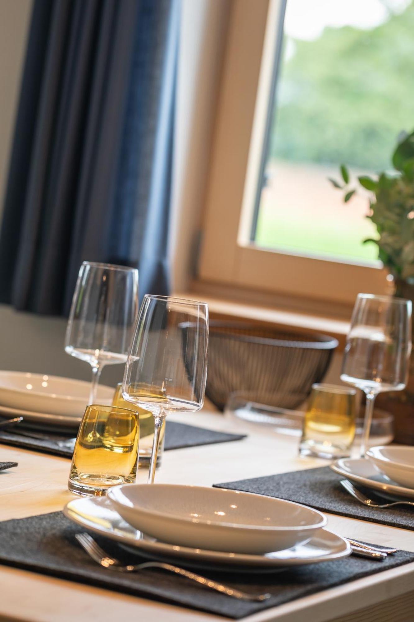 Graf Chiemo Suites - Direkt Am Chiemsee Mit Separatem Seezugang Chieming Extérieur photo