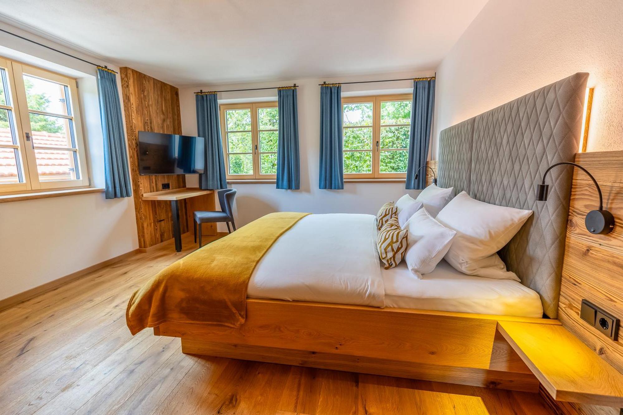 Graf Chiemo Suites - Direkt Am Chiemsee Mit Separatem Seezugang Chieming Extérieur photo