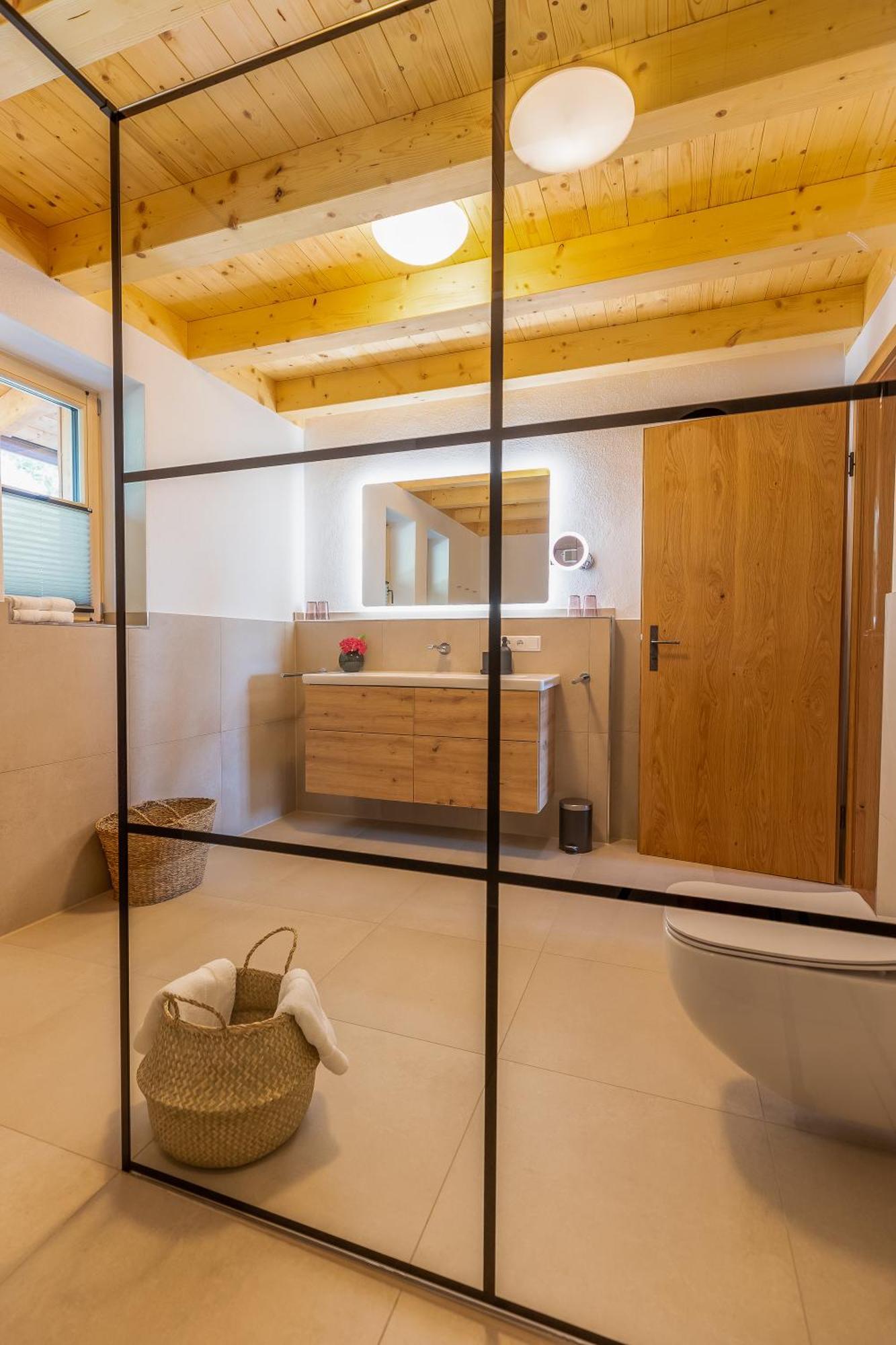 Graf Chiemo Suites - Direkt Am Chiemsee Mit Separatem Seezugang Chieming Extérieur photo