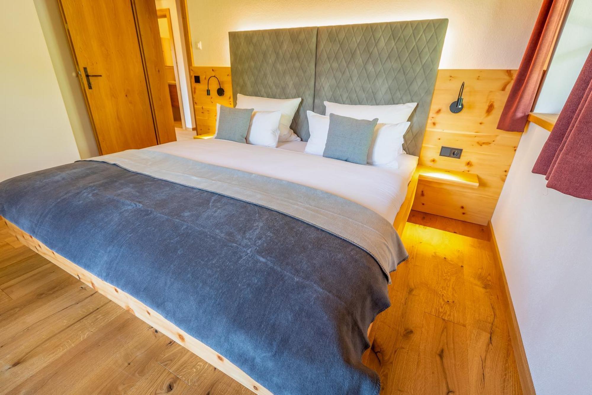 Graf Chiemo Suites - Direkt Am Chiemsee Mit Separatem Seezugang Chieming Extérieur photo