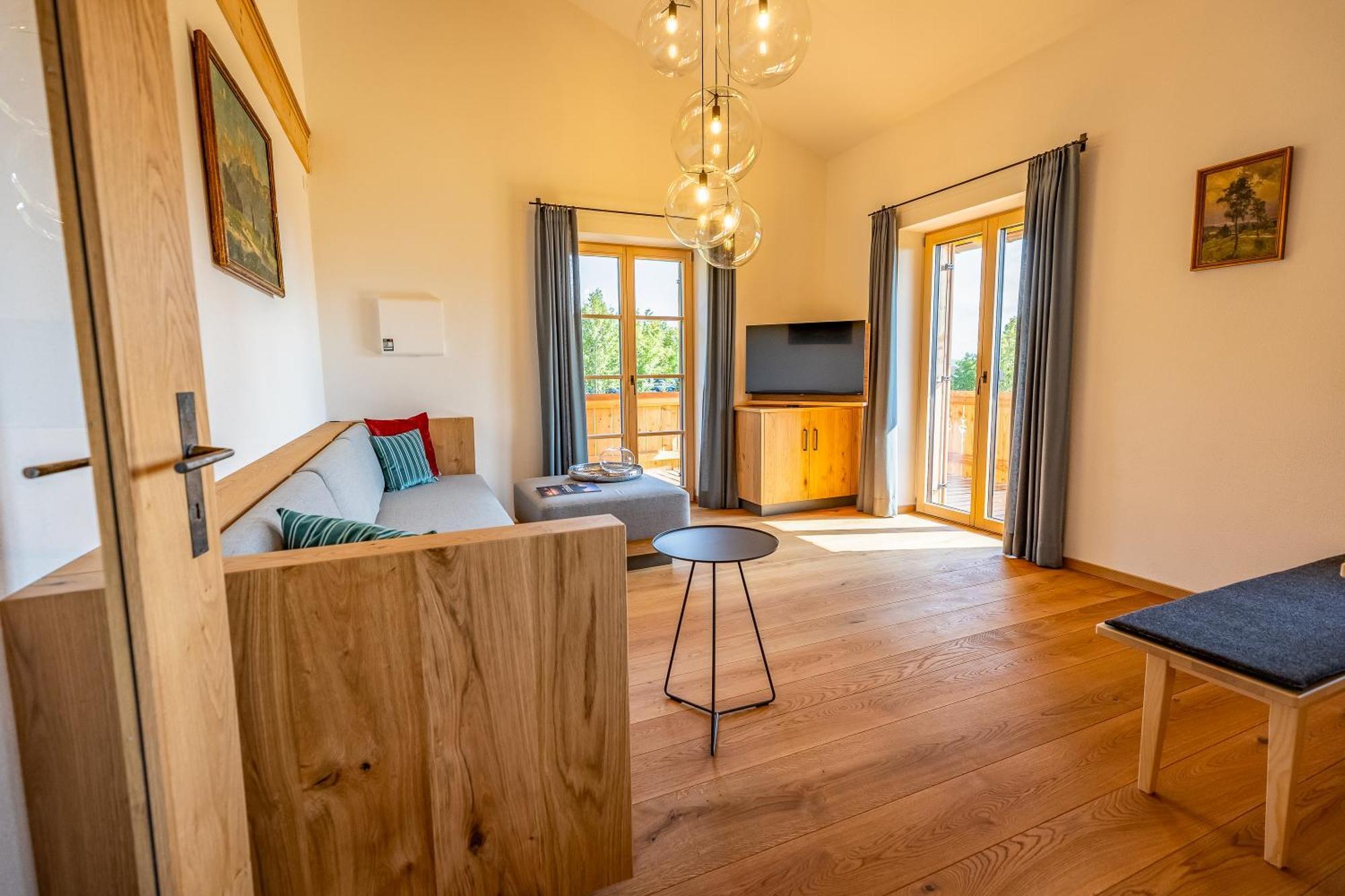 Graf Chiemo Suites - Direkt Am Chiemsee Mit Separatem Seezugang Chieming Extérieur photo